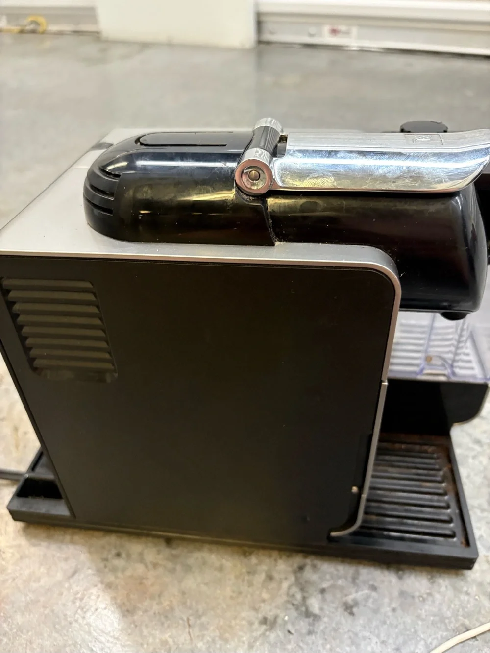 De'Longhi Nespresso Lattissima Plus Espresso Machine With Milk Frothing System